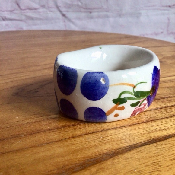 Hand Painted Blue and White Floral Ceramic Napkin Rings - Set of 6 - Picture 8 of 10